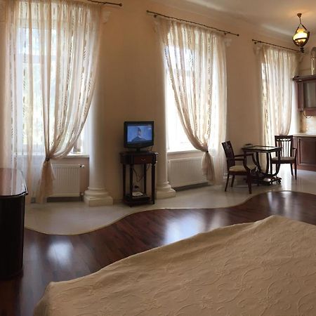 Студия На Дерибасовской Odessa Extérieur photo
