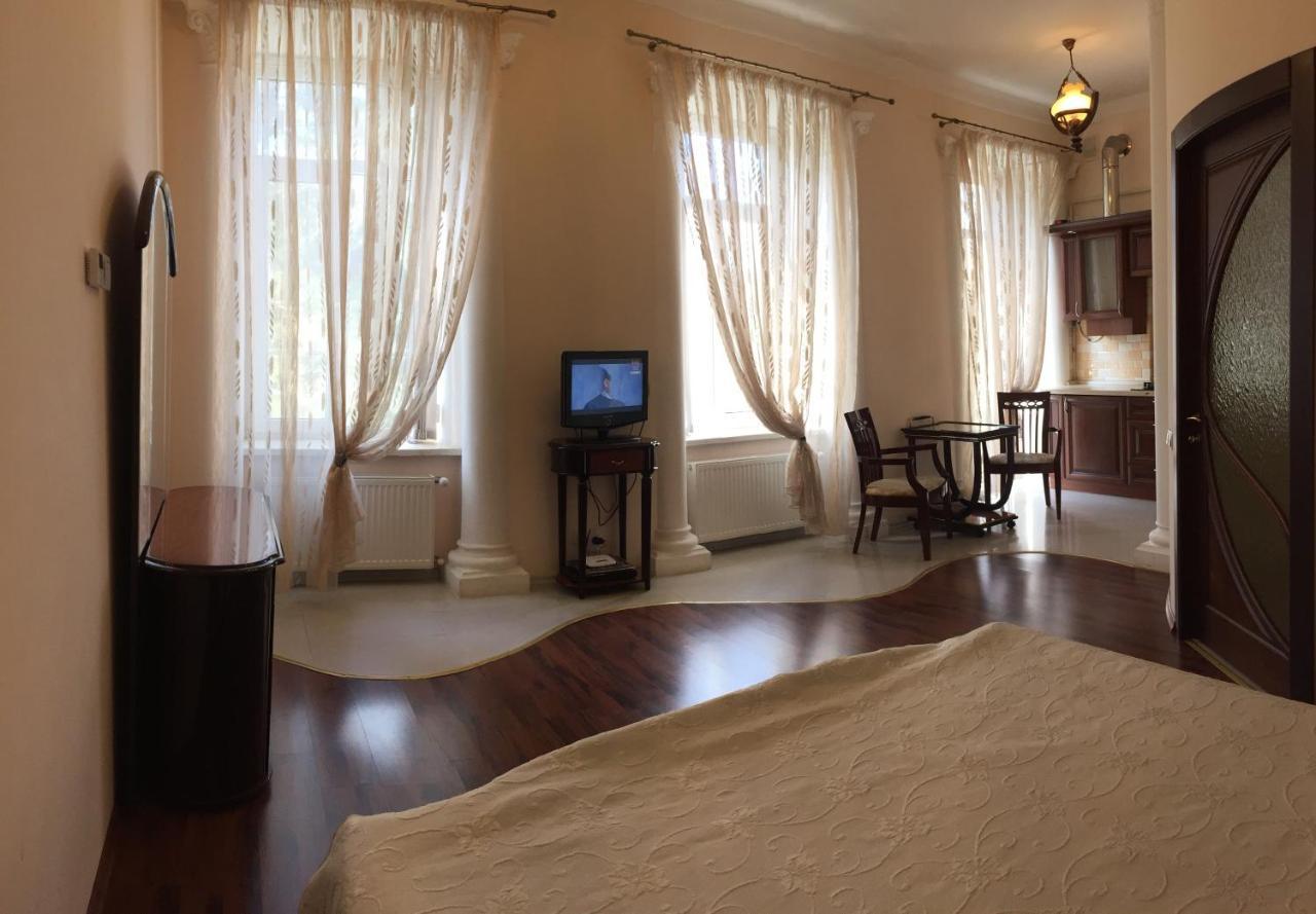 Студия На Дерибасовской Odessa Extérieur photo