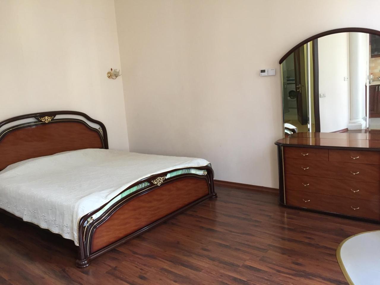 Студия На Дерибасовской Odessa Extérieur photo