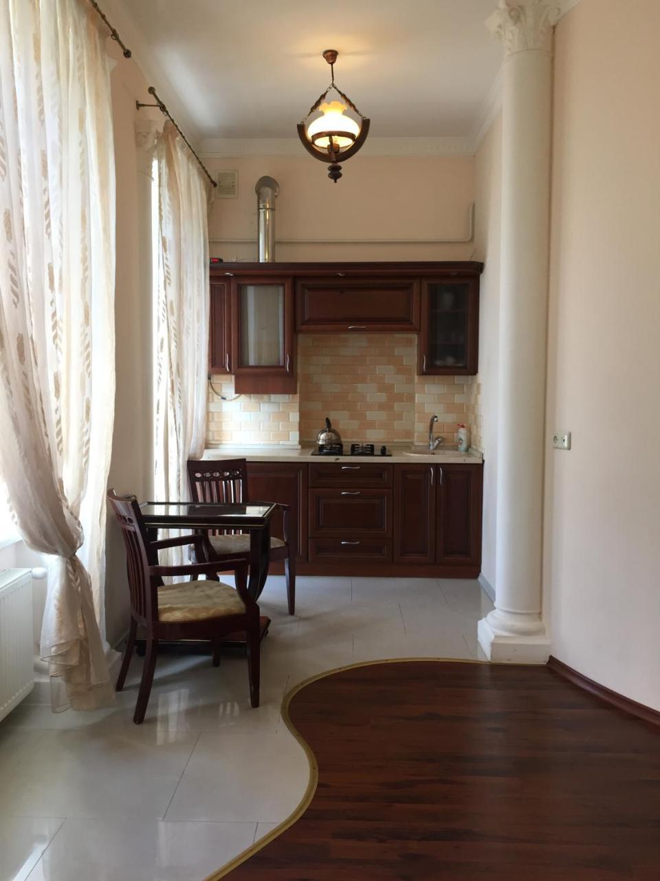 Студия На Дерибасовской Odessa Extérieur photo